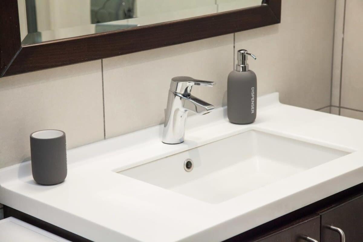 Elegant Urban Escape 1 Bd Apt In Kolonaki Apartman Athén Kültér fotó