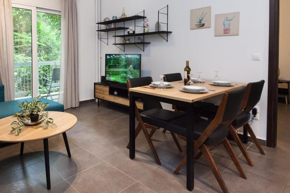 Elegant Urban Escape 1 Bd Apt In Kolonaki Apartman Athén Kültér fotó