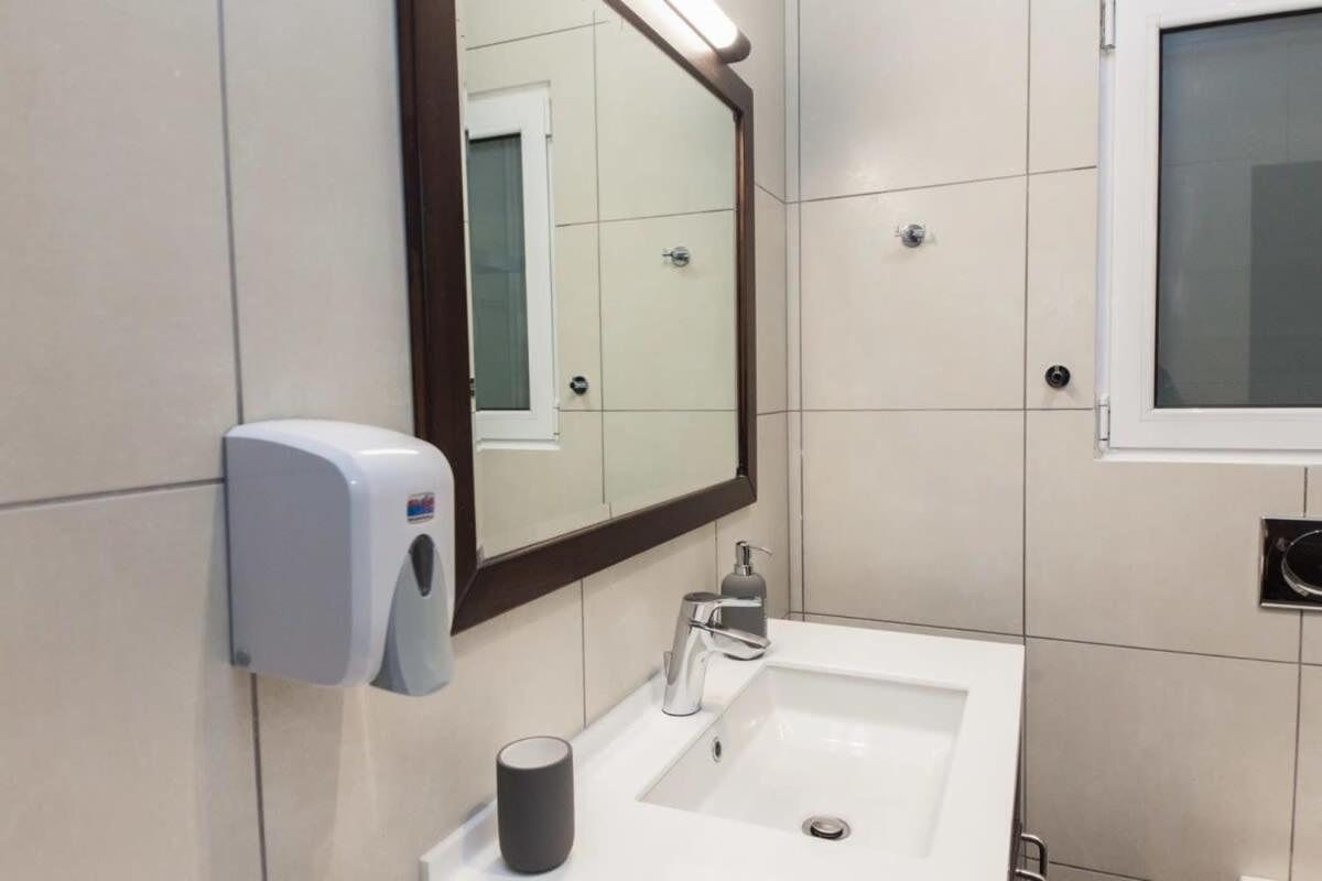 Elegant Urban Escape 1 Bd Apt In Kolonaki Apartman Athén Kültér fotó